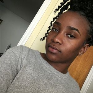 Meet your Posher, Yasmin